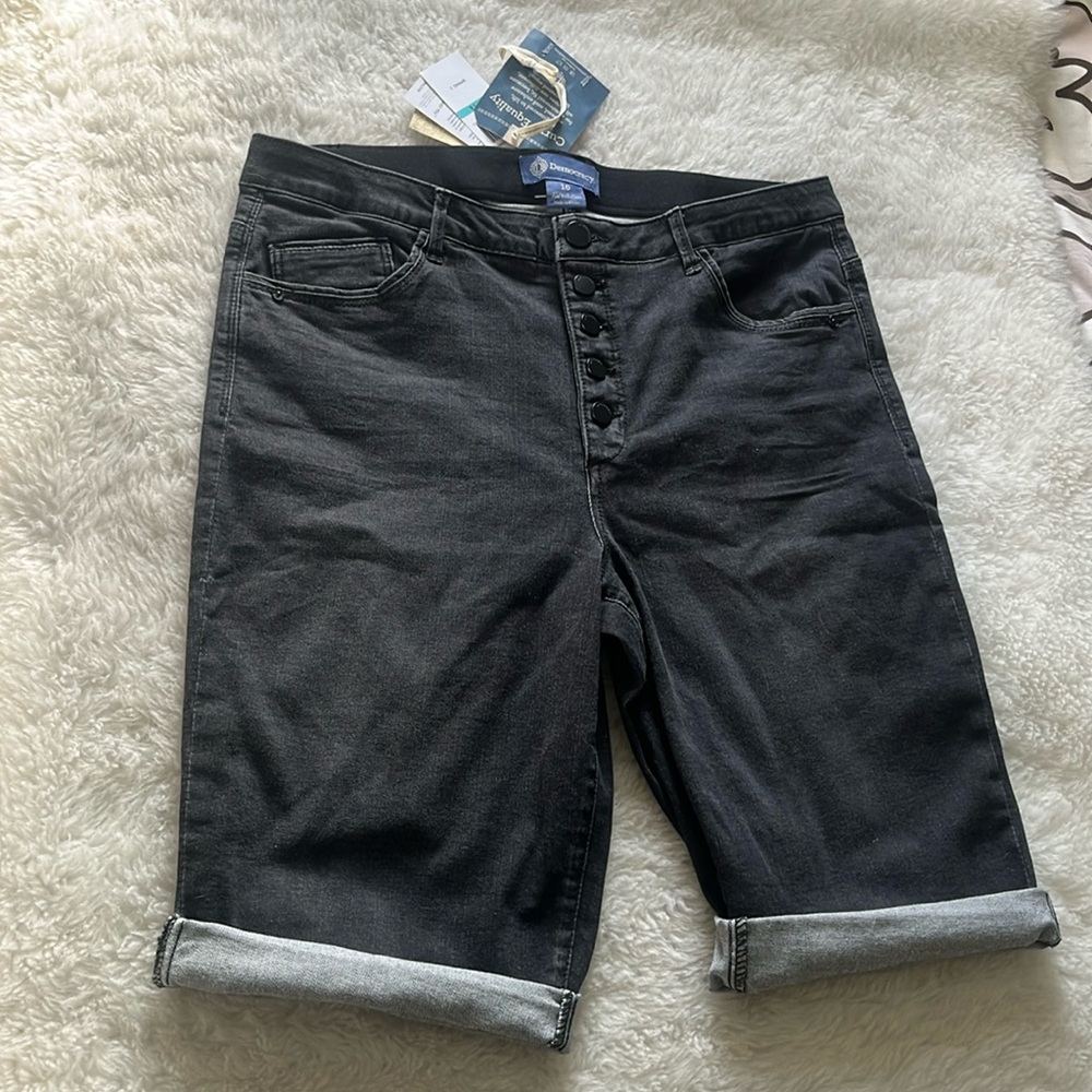 Democracy black denim button front bodycon stretch shorts NWT